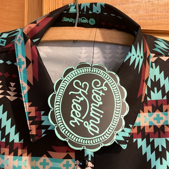 Brand new shirt - Picture 3 of 3